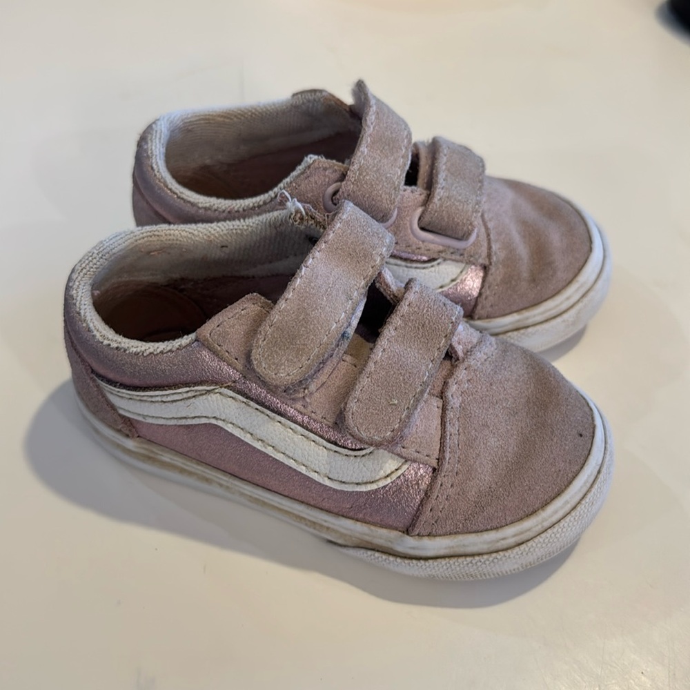 Toddler girls pink suede Velcro vans size 5.5